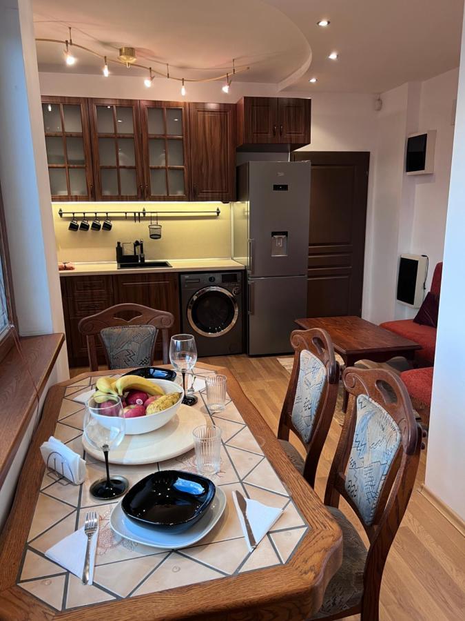 Dalv - Fairy Tale In Old Apartament *