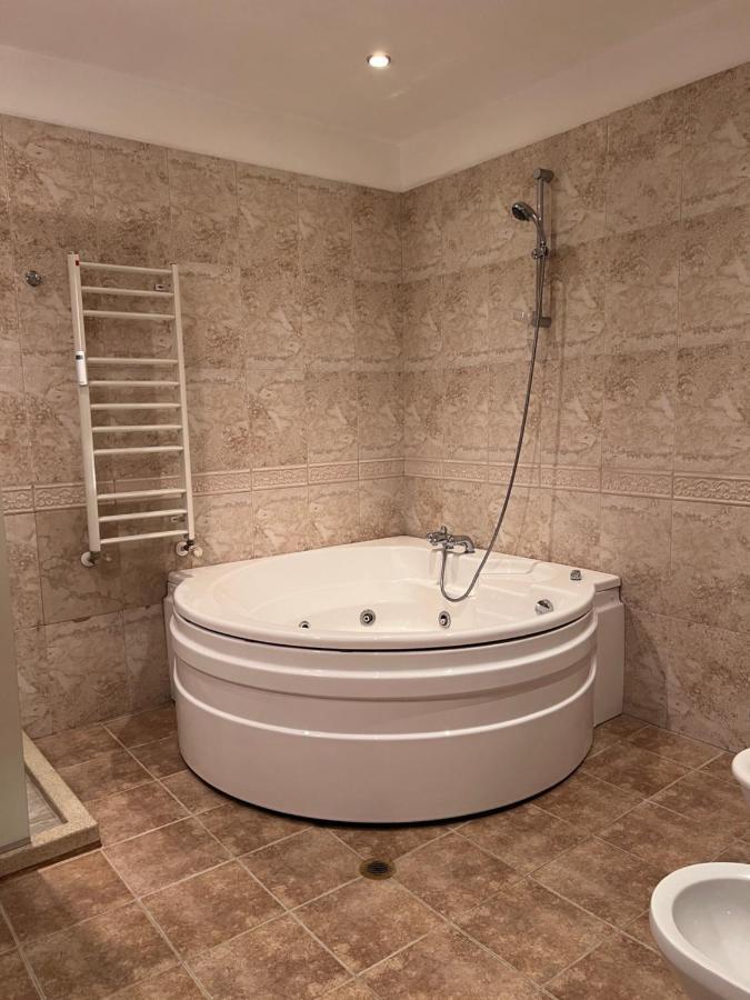 Dalv - Fairy Tale In Old Apartament *